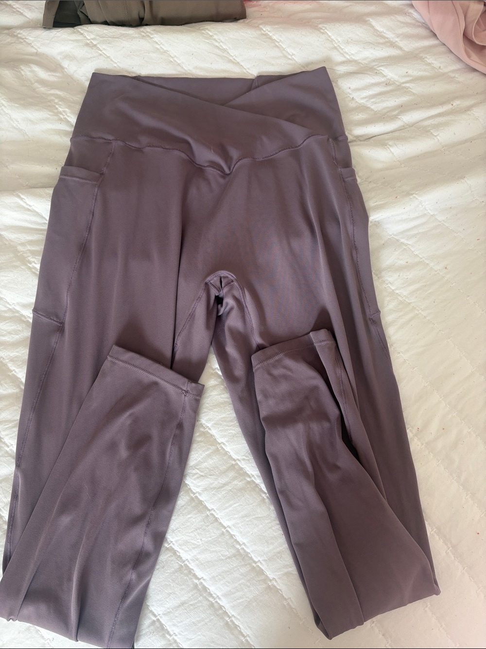 HALARA High-Waist Leggings with Side Pockets - Mauve Plum